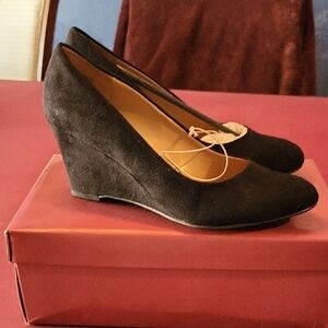 NIB Women's Merona Black Faux Suede Wedge US 7 1/2